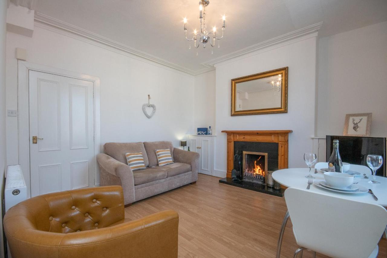 Free Parking, 1 Bed Apt, Half Mile To Union Street Yet Quiet, Fast Wifi, Ideal For Long Term Contractor, Etc Stays, Fully Equipped Kitchen, Regular Housekeeping Option - See Our Dwellcome Home Ltd Site For Assurance Aberdeen Exterior foto